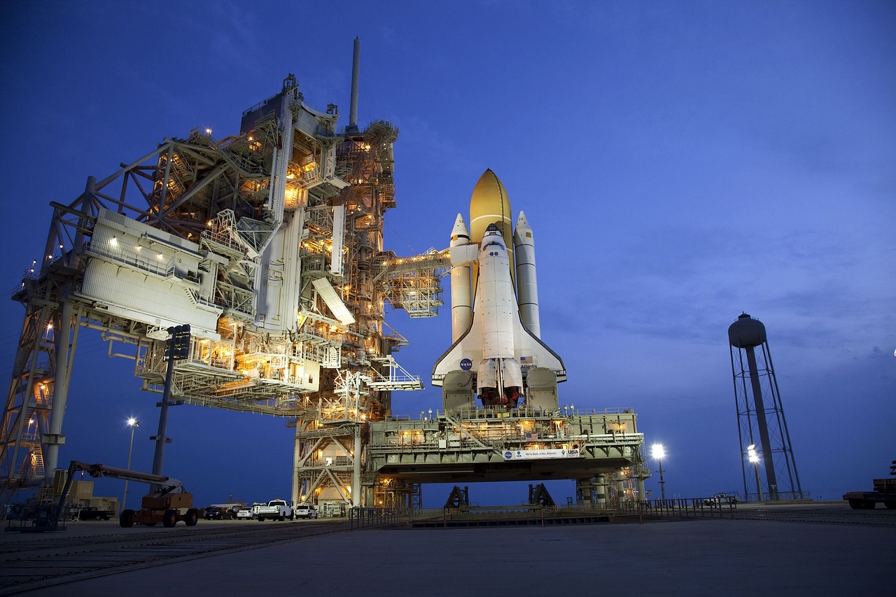 atlantis space shuttle 879404 1280